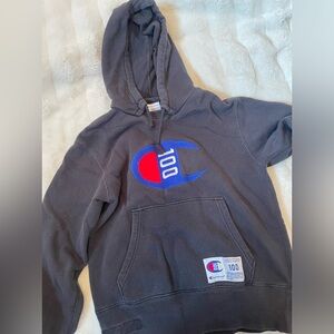 champion hoodie - size S